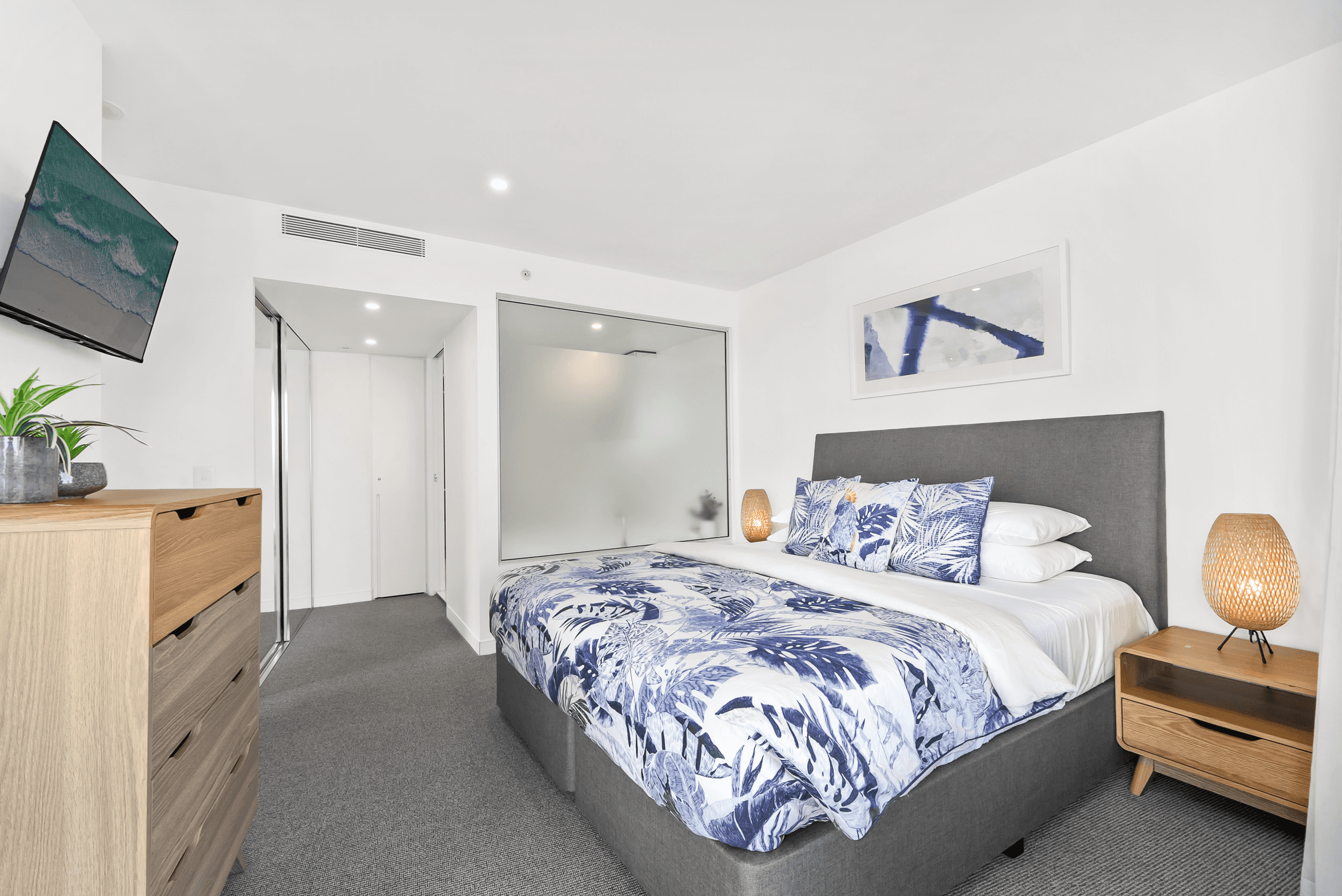 20608/21 Elizabeth Avenue, BROADBEACH, QLD 4218