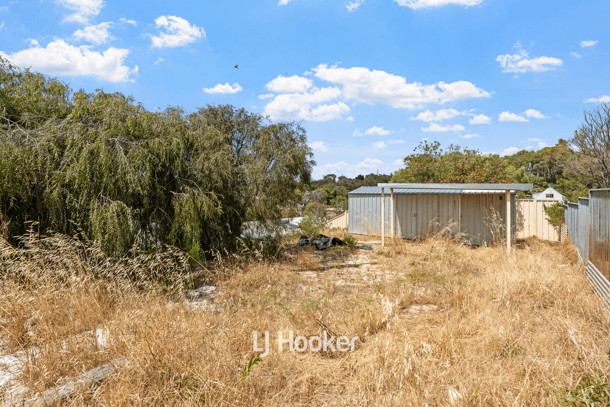 6 Yalgorup Court, Preston Beach, WA 6215