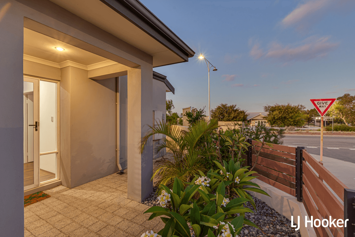 323 Benenden Avenue, ALKIMOS, WA 6038