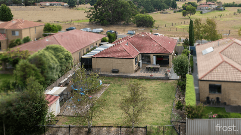 14 St Andrews Close, Hidden Valley, VIC 3756