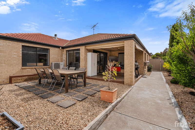 14 St Andrews Close, Hidden Valley, VIC 3756