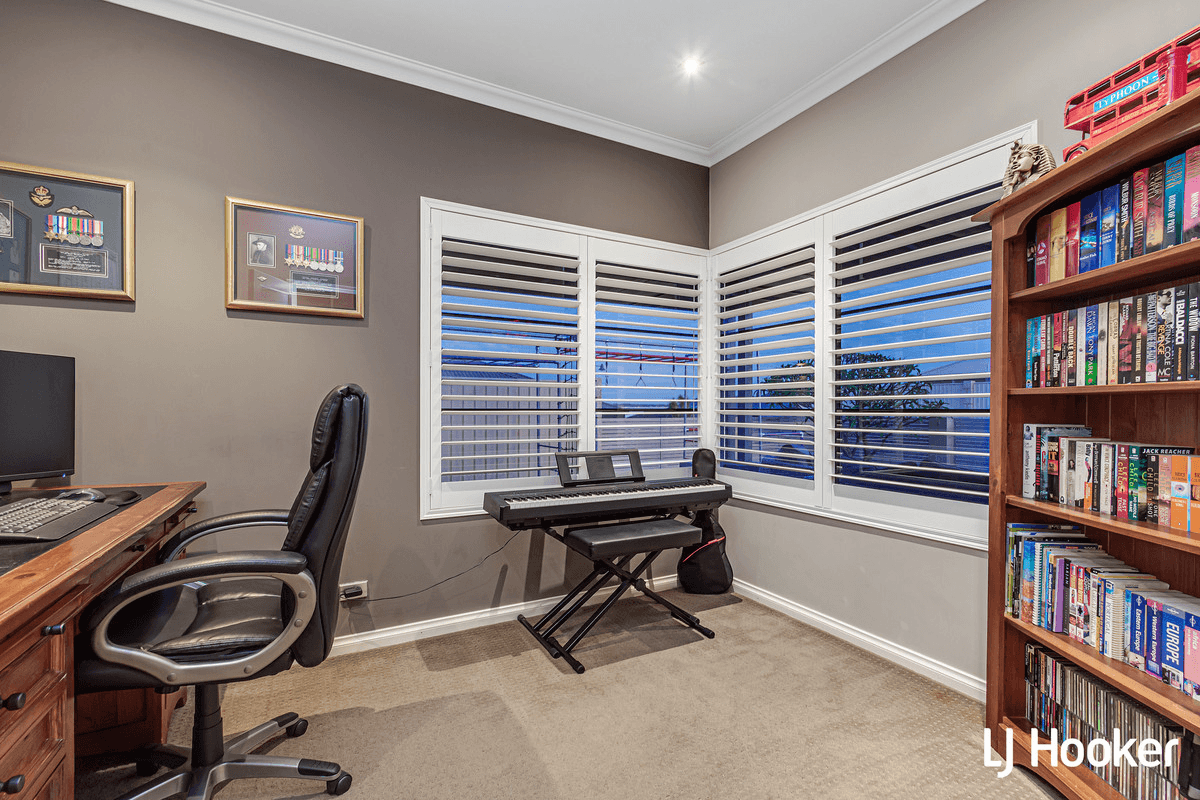 12 Halyard Road, JINDALEE, WA 6036