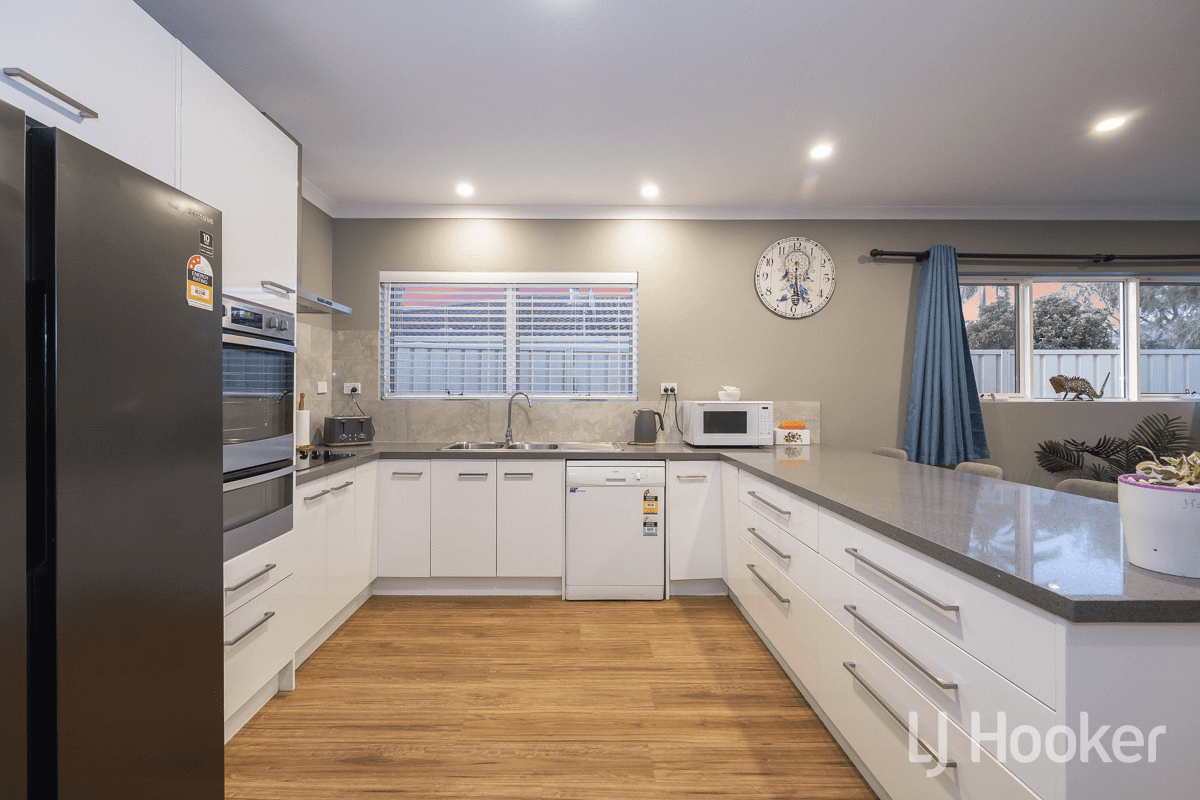 12 Ronez Elbow, MERRIWA, WA 6030