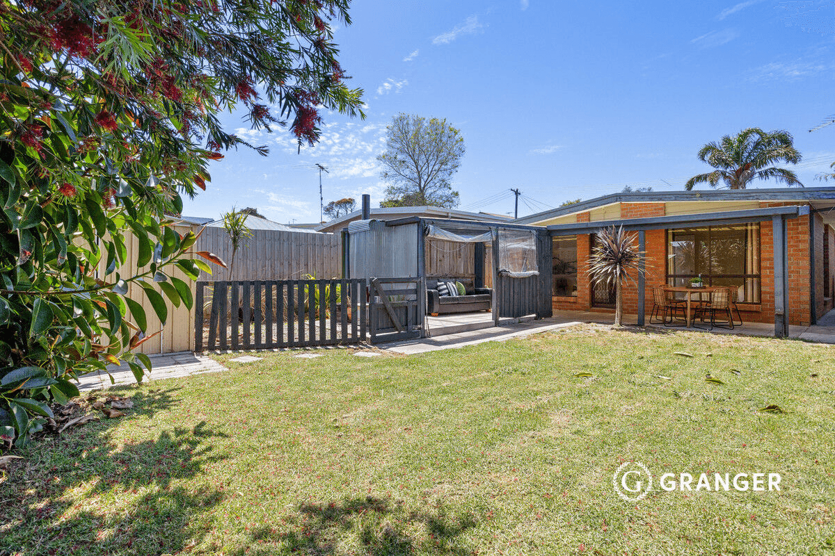 104 Third Avenue, Rosebud, VIC 3939