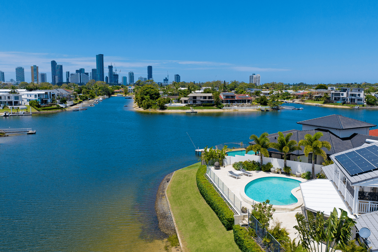 10 Moola Court, BROADBEACH WATERS, QLD 4218