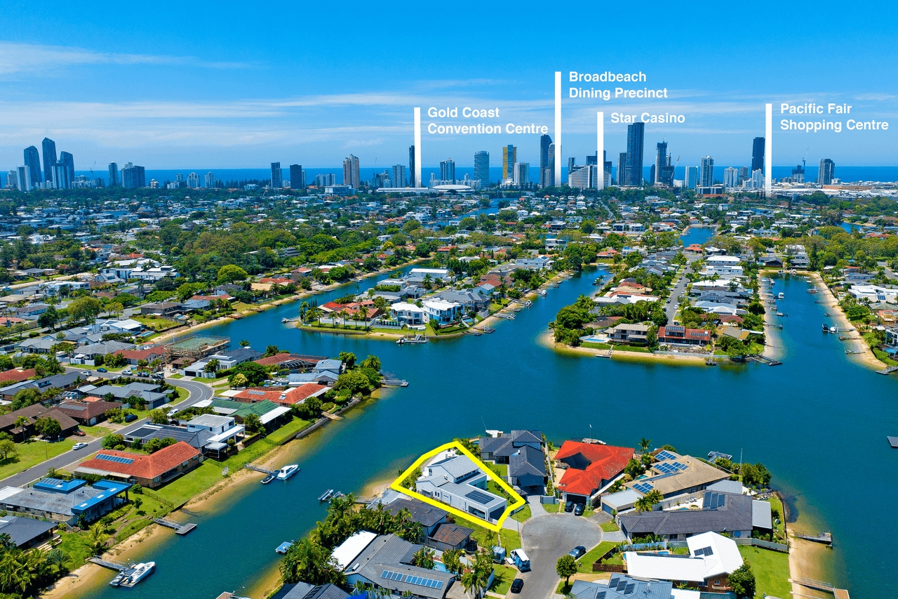 10 Moola Court, BROADBEACH WATERS, QLD 4218