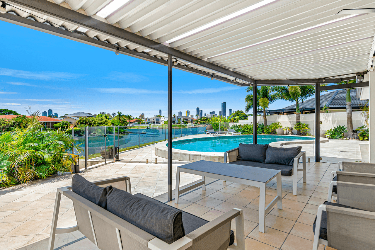 10 Moola Court, BROADBEACH WATERS, QLD 4218