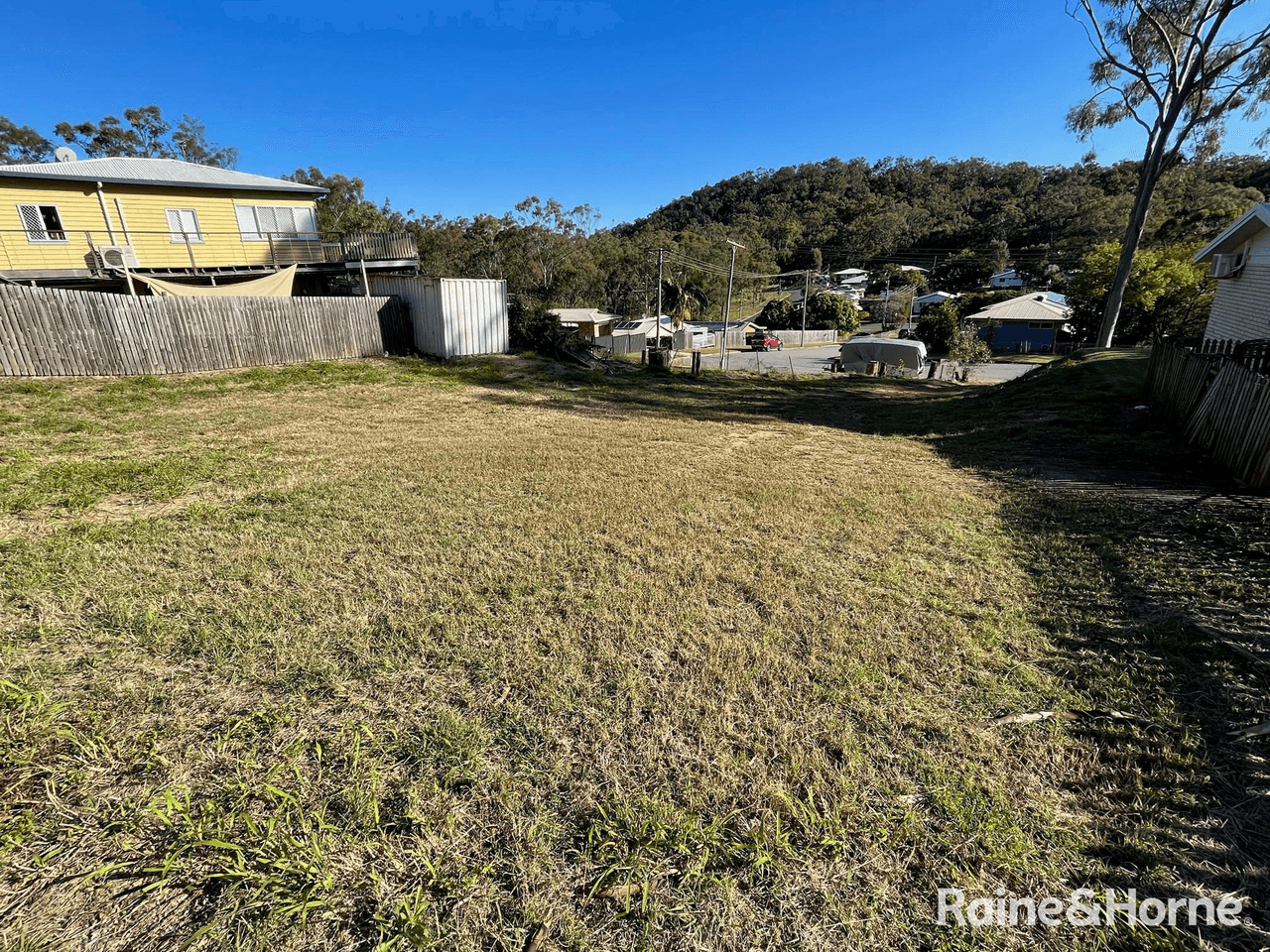 Flounder Crescent, TOOLOOA, QLD 4680