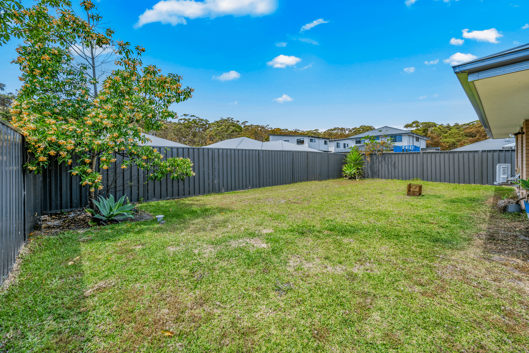 8 Apple Street, Fern Bay, NSW 2295