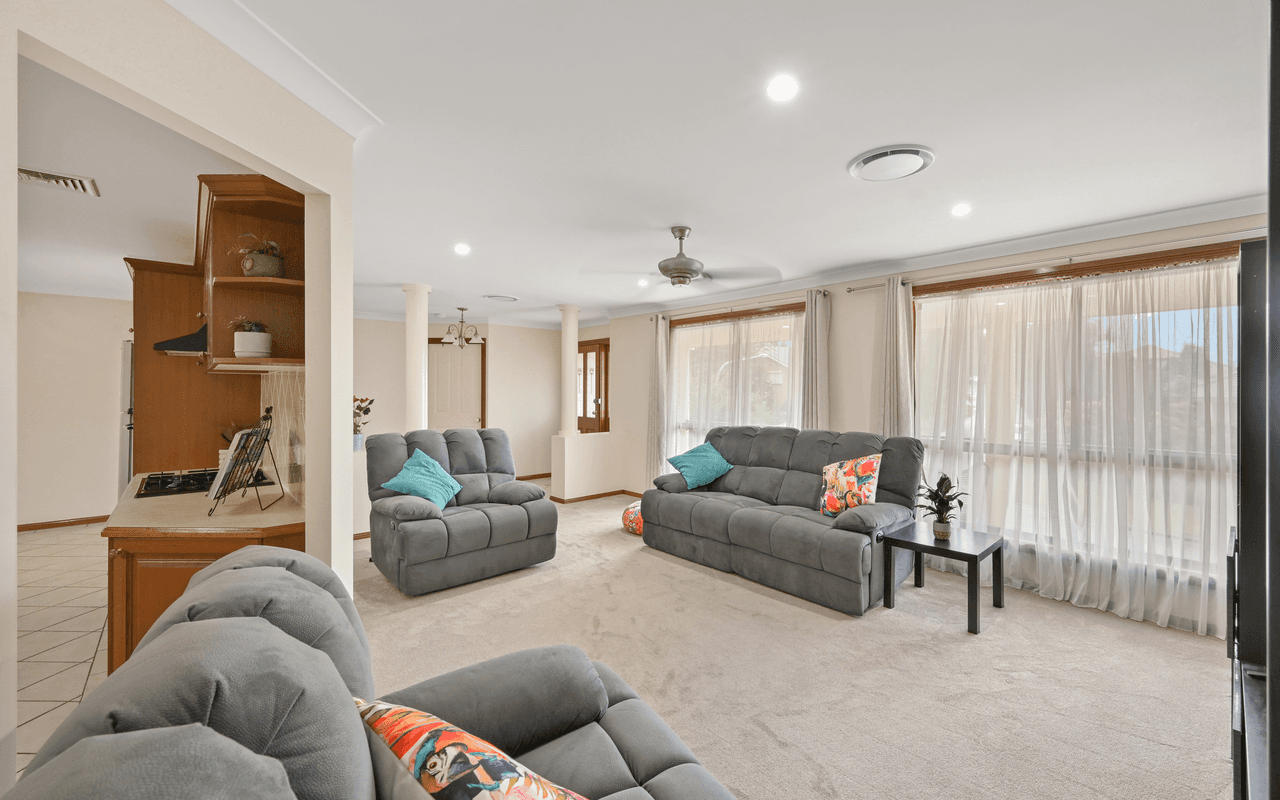 11 Boronia Avenue, MOUNT ANNAN, NSW 2567