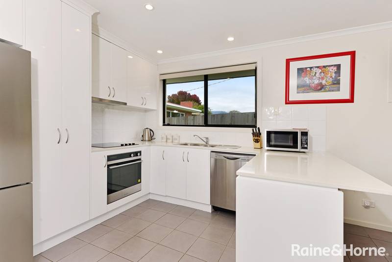 1/163 Derwent Avenue, LINDISFARNE, TAS 7015