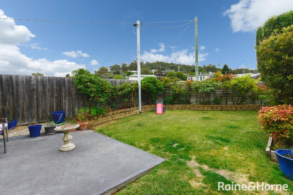 1/163 Derwent Avenue, LINDISFARNE, TAS 7015