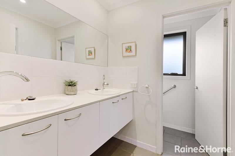 1/163 Derwent Avenue, LINDISFARNE, TAS 7015