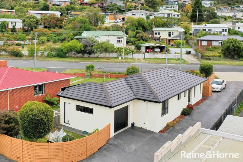 1/163 Derwent Avenue, LINDISFARNE, TAS 7015