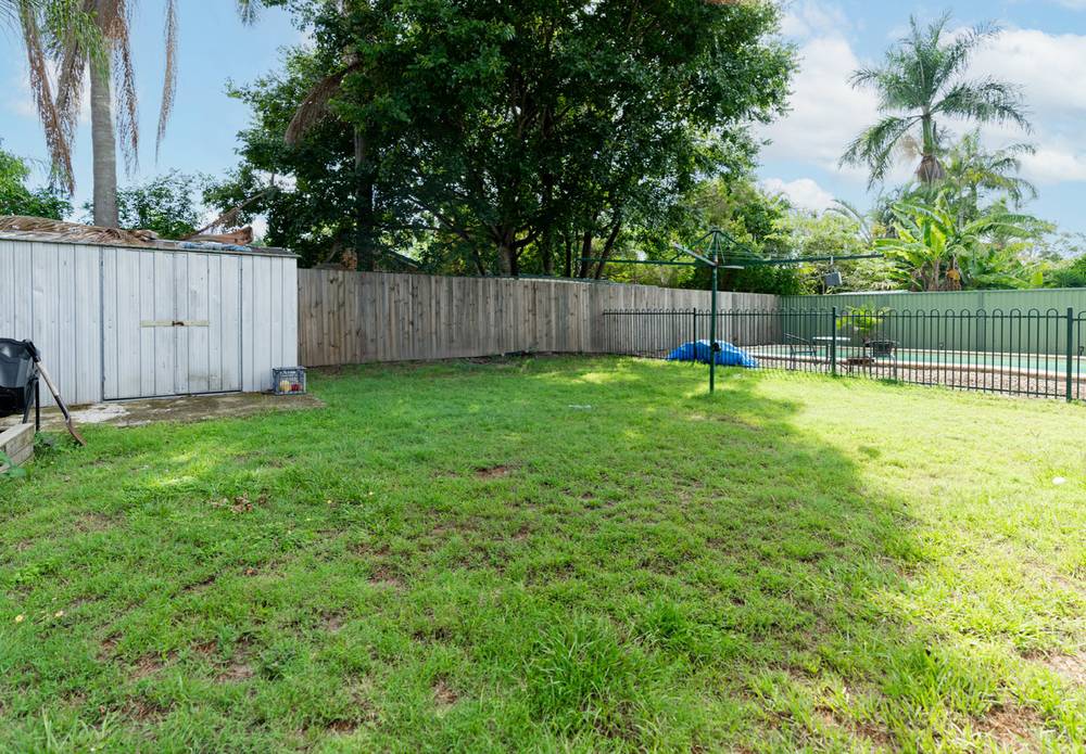 96 Waratah Drive, CRESTMEAD, QLD 4132