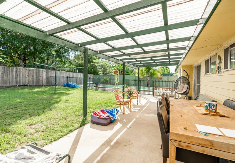 96 Waratah Drive, CRESTMEAD, QLD 4132