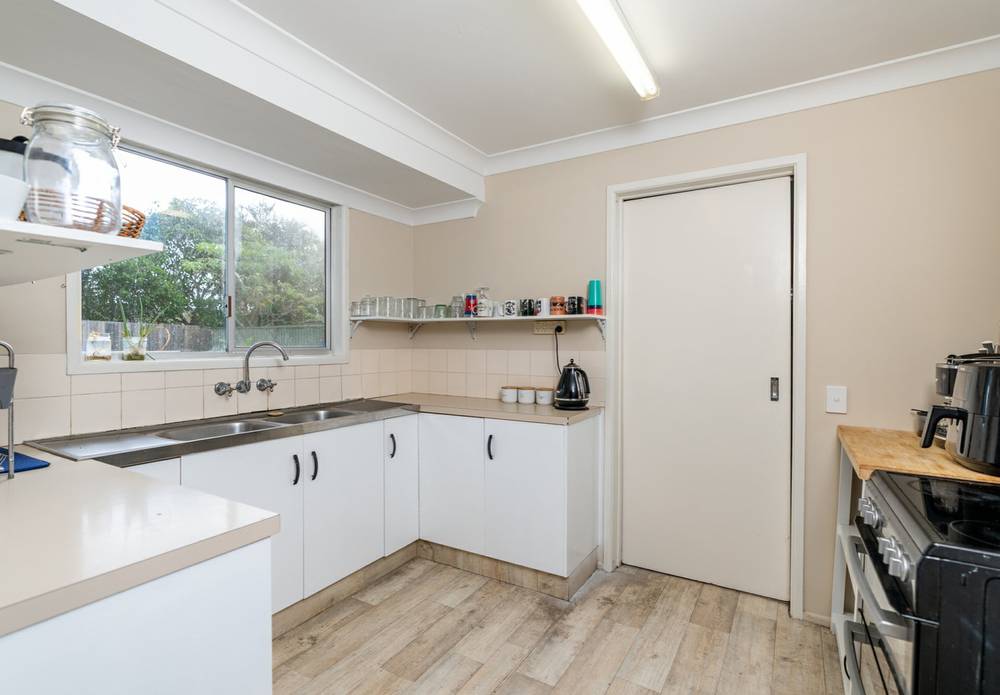 96 Waratah Drive, CRESTMEAD, QLD 4132