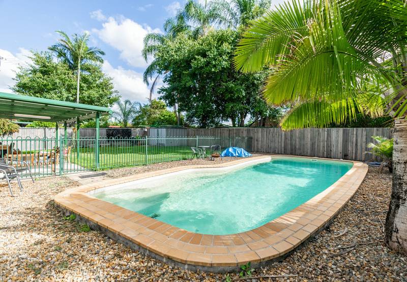 96 Waratah Drive, CRESTMEAD, QLD 4132