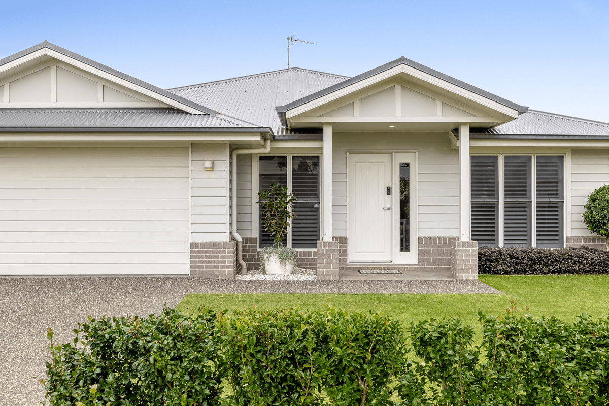 24 Madonna Circuit, Middle Ridge, QLD 4350