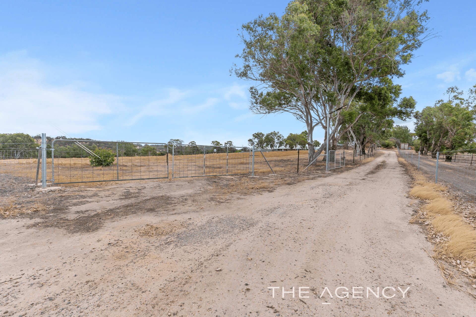 64 Avro Anson Road, Mokine, WA 6401