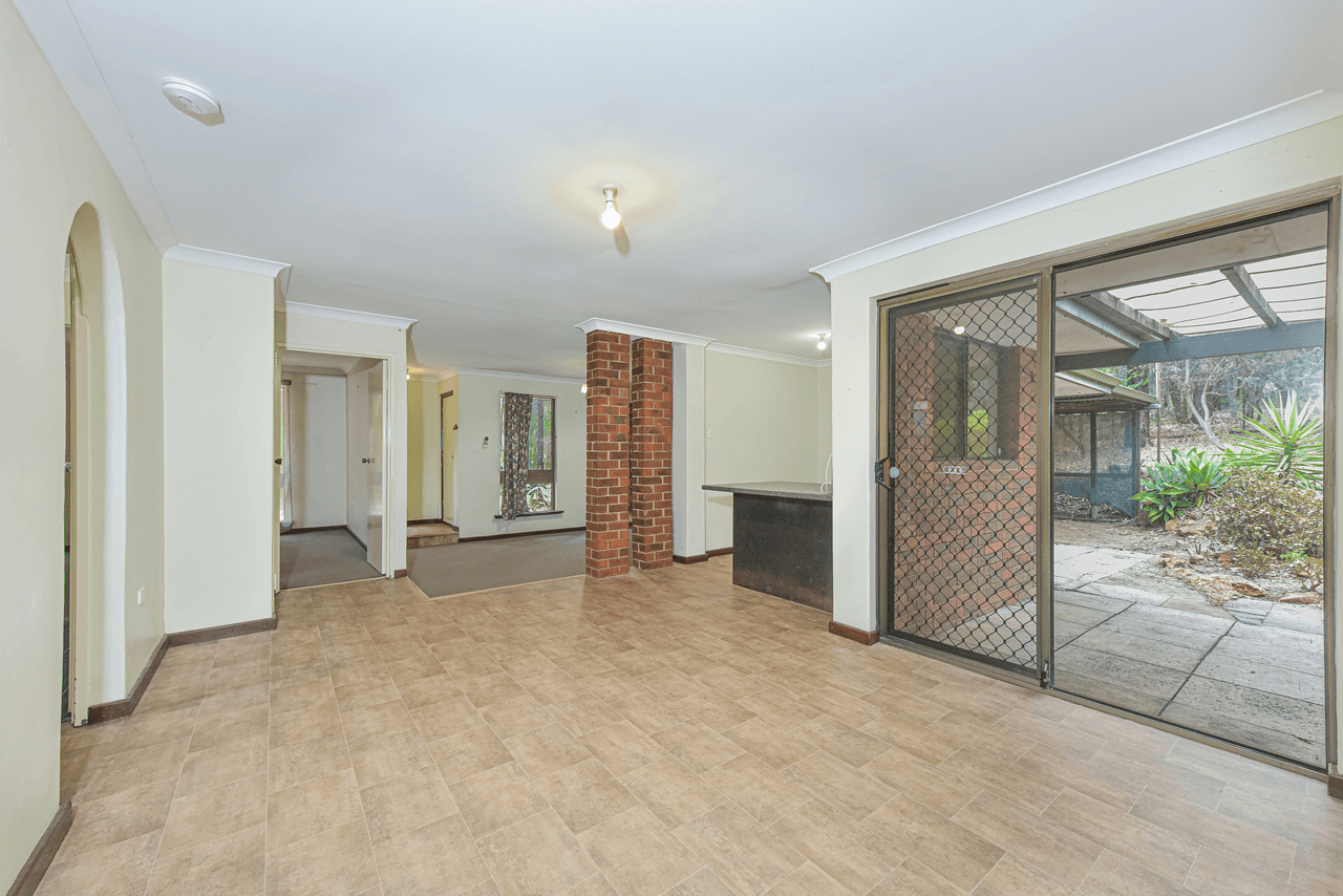 66 Johnston Street, MOUNT HELENA, WA 6082