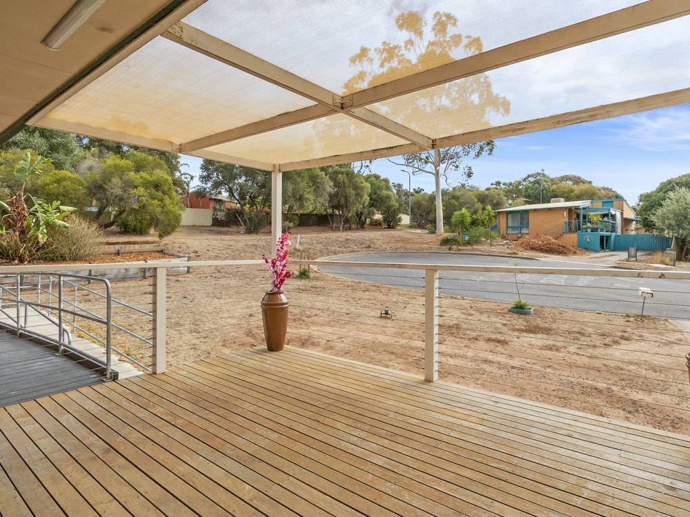 8 Larissa Court, HACKHAM WEST, SA 5163