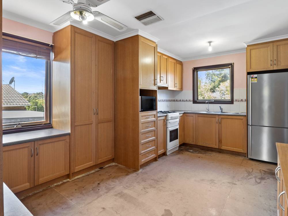 8 Larissa Court, HACKHAM WEST, SA 5163