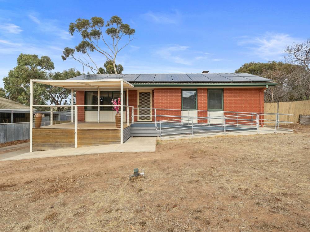 8 Larissa Court, HACKHAM WEST, SA 5163