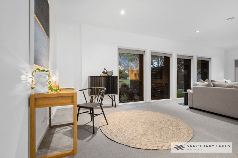 18 Cremorne Street, SANCTUARY LAKES, VIC 3030