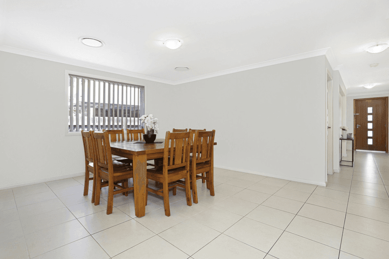 20 Hampshire Boulevard, SPRING FARM, NSW 2570