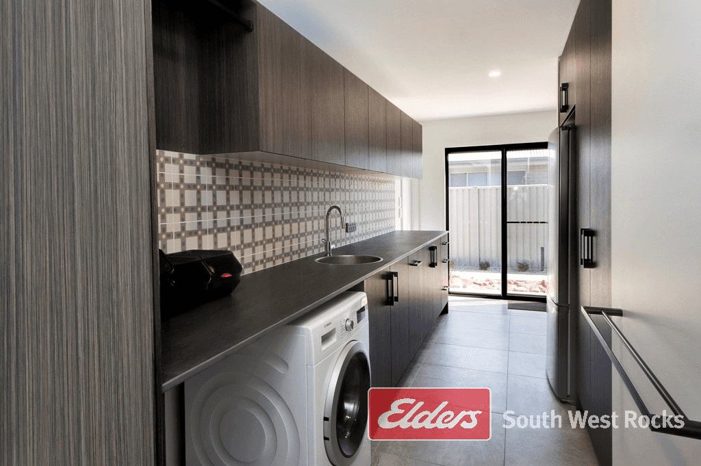 25 Athena Pde, SOUTH WEST ROCKS, NSW 2431