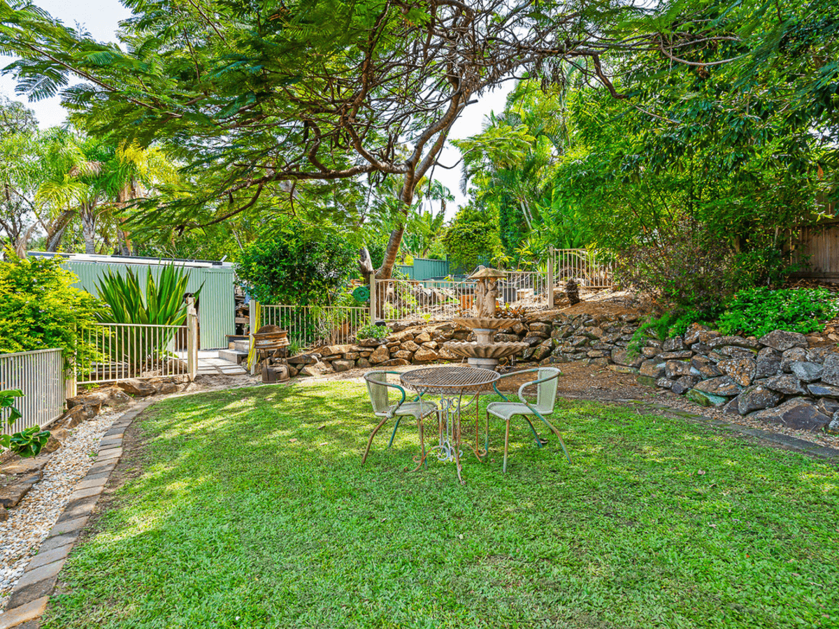 12 Nowra Court, Helensvale, QLD 4212