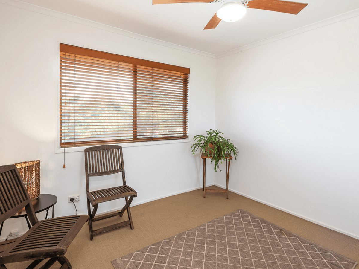 12 Nowra Court, Helensvale, QLD 4212