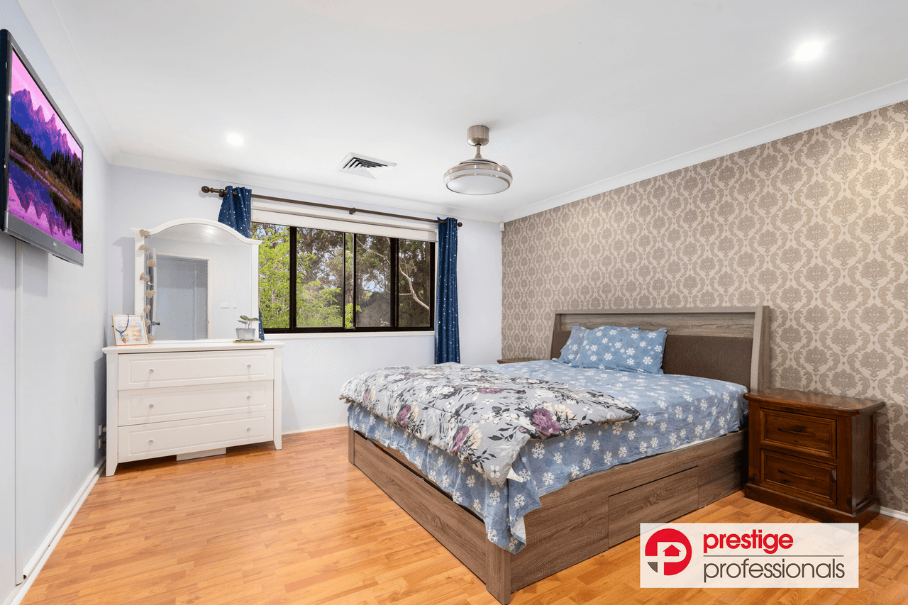 16 Beddington Court, WATTLE GROVE, NSW 2173