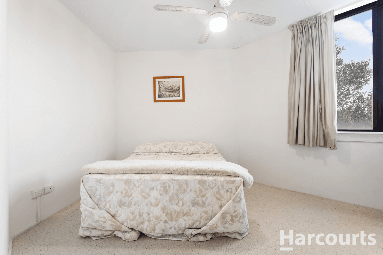 4/6A Valley Road, HALLS HEAD, WA 6210