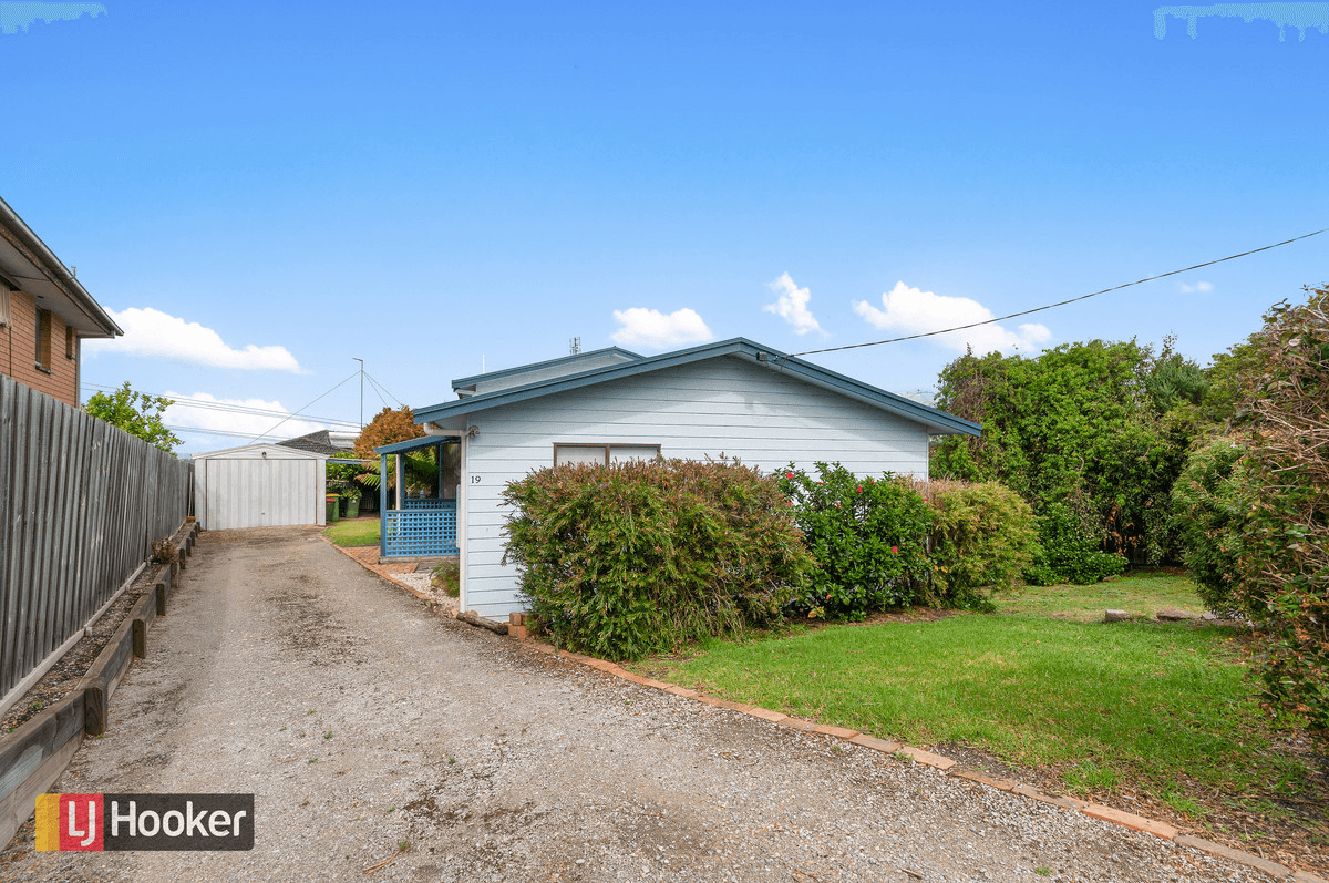 19 O'Neills Road, LAKES ENTRANCE, VIC 3909