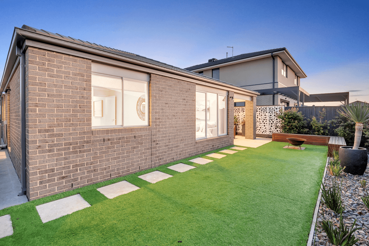 3 Blessington Circuit, Mickleham, VIC 3064