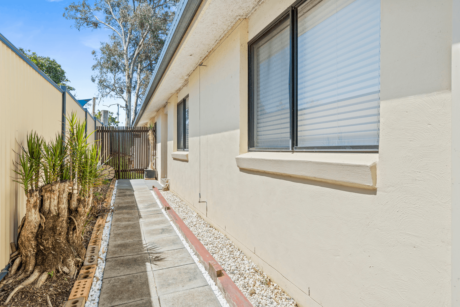 2/32 Abbotsleigh Street, THORNLANDS, QLD 4164