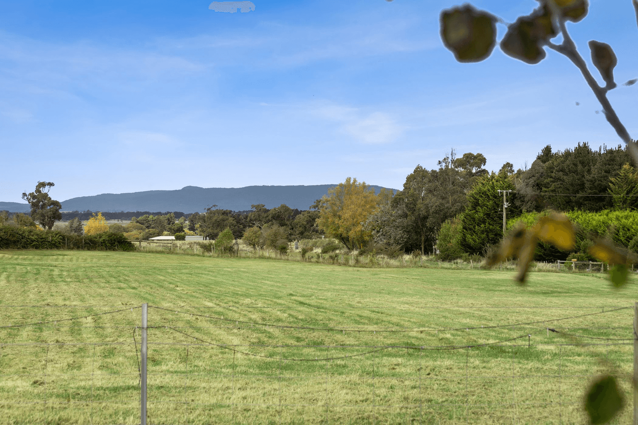 24 Trentham Road, TYLDEN, VIC 3444