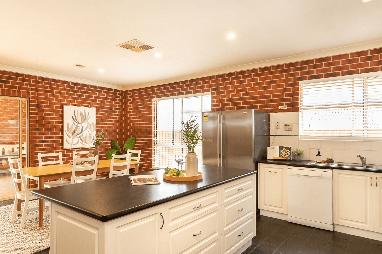 371 Macauley Street, SOUTH ALBURY, NSW 2640