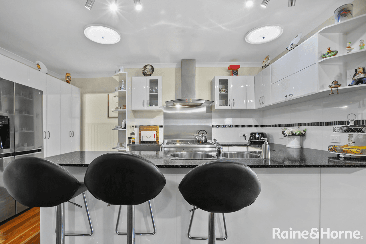 5 AQUA Place, TIN CAN BAY, QLD 4580