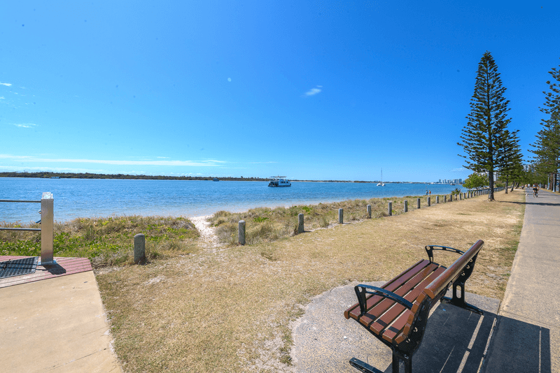 10/15 CLARK STREET, BIGGERA WATERS, QLD 4216