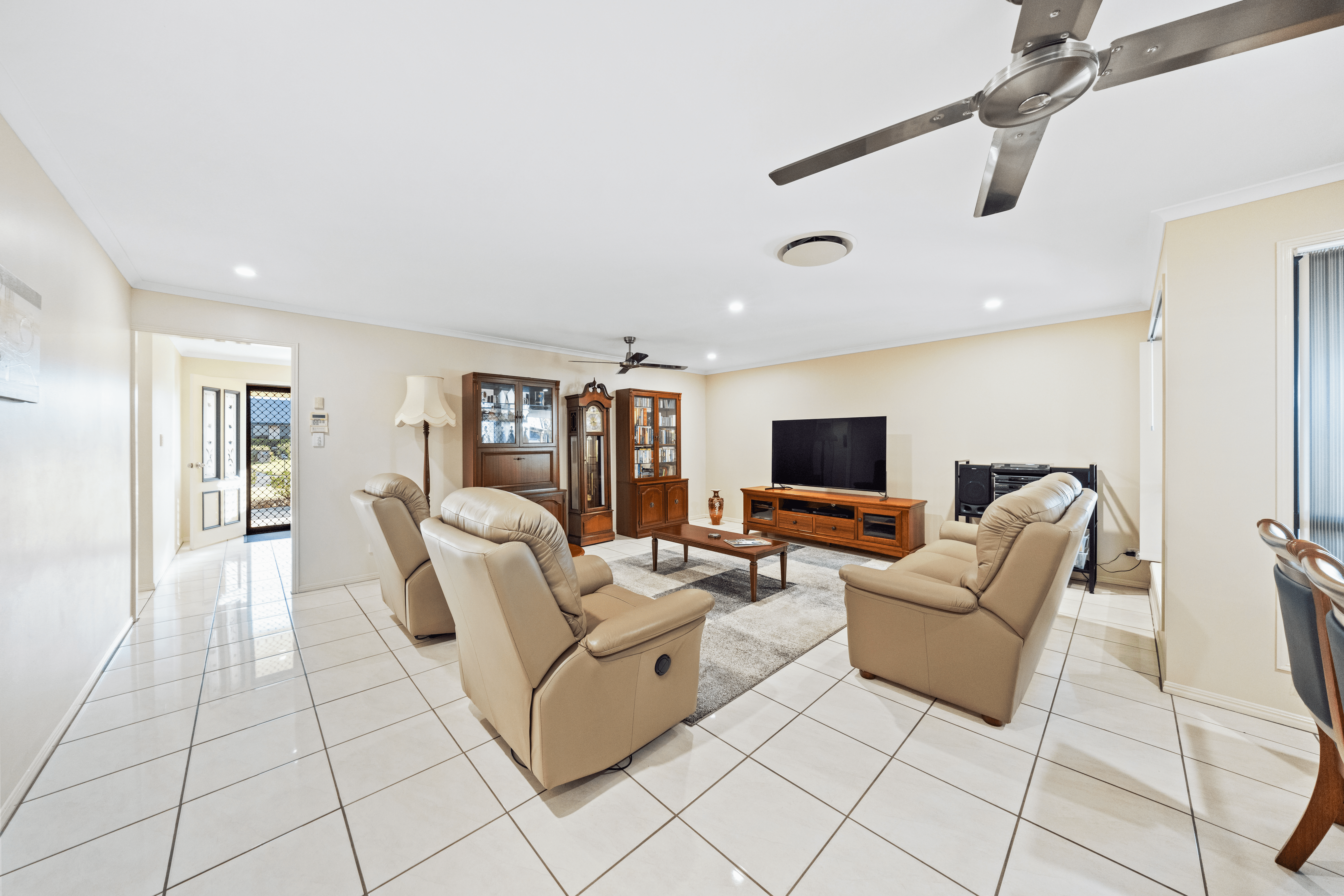 20 Banksia Avenue, TIN CAN BAY, QLD 4580
