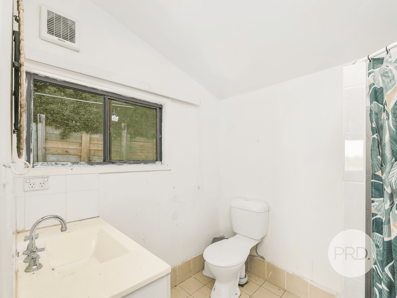 10 & 10A Startop Place, AMBARVALE, NSW 2560