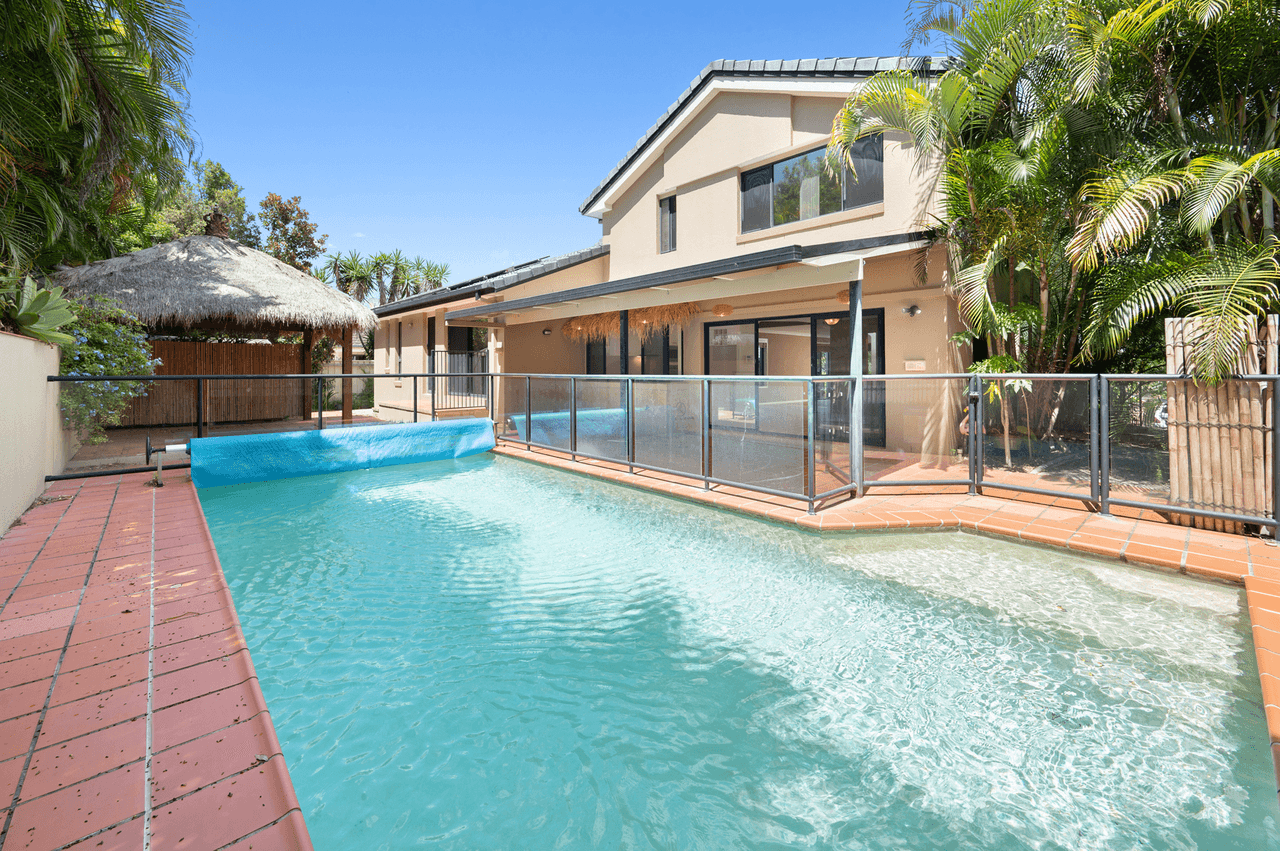 9 O'Brien Court, ARUNDEL, QLD 4214