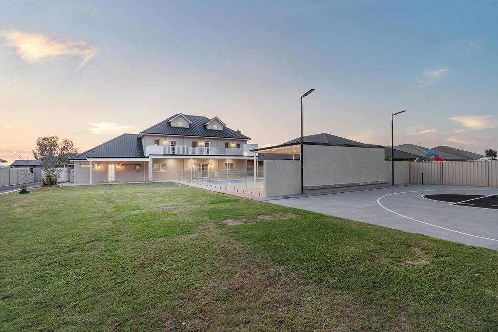 28 Avana Loop, Caversham, WA 6055