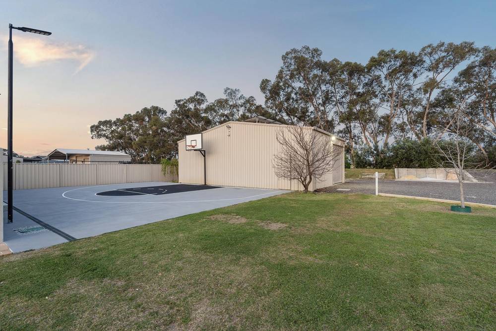 28 Avana Loop, Caversham, WA 6055