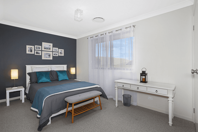 10 Minorca Circuit, Spring Farm, NSW 2570