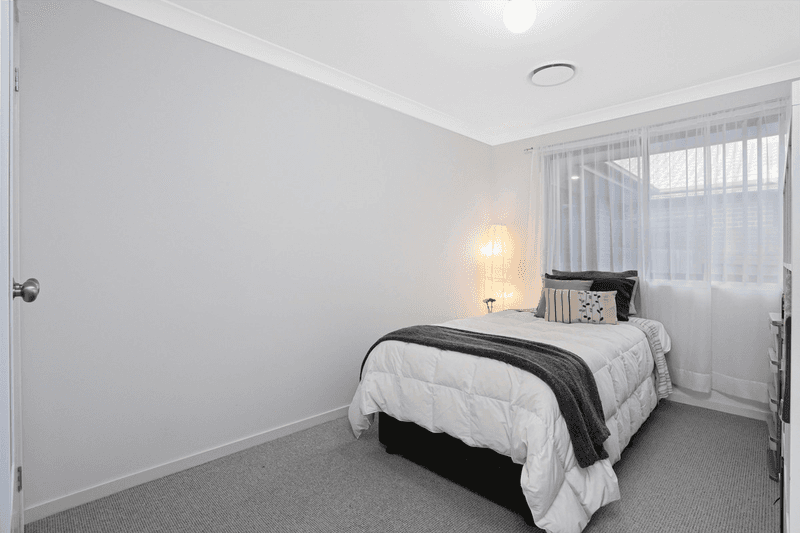 10 Minorca Circuit, Spring Farm, NSW 2570