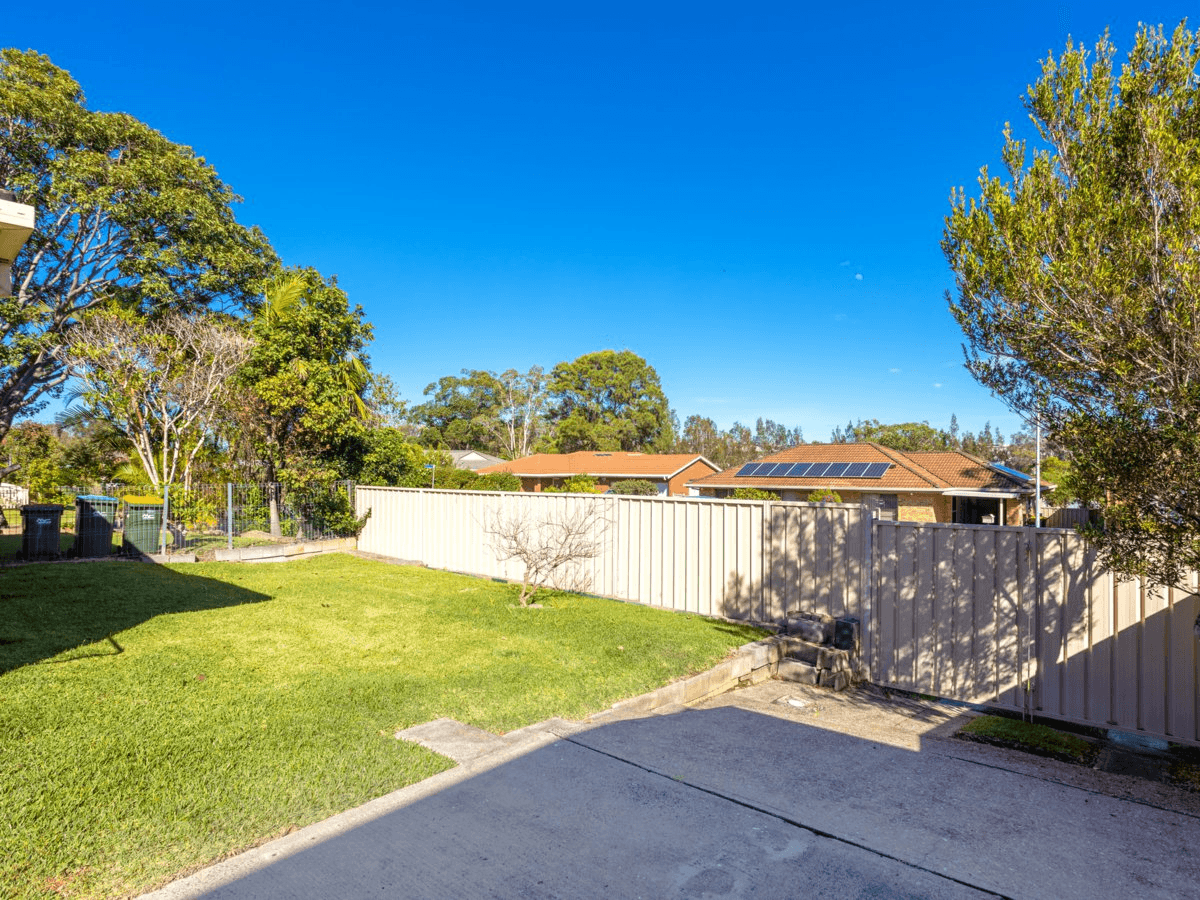 1/6 Osprey Avenue, OLD BAR, NSW 2430